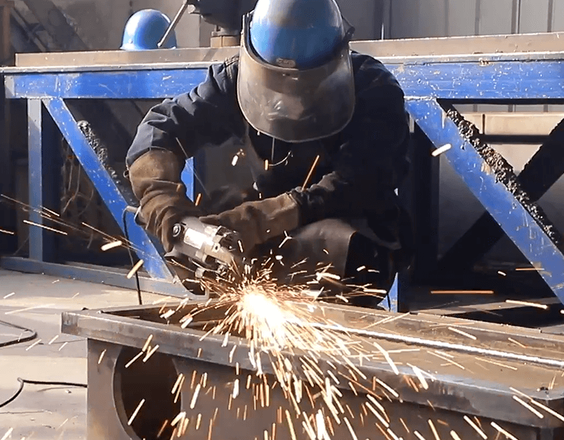 metal parts partes de metal